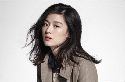 Hamil Tua, Jun Ji Hyun Bakal Reuni dengan Penulis Skenario 'Man from The Star'?