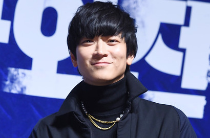 Dikabarkan Ketemu Yang Hyun Suk, Kang Dong Won Gabung di YG Entertainment?