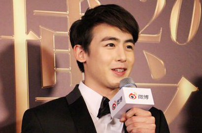 Punya Wajah Tampan, Nichkhun 2PM Dapat Gelar 'Dewa' dari Weibo Night 2015