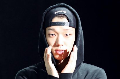 Bobby iKON Bantu Nenek-Nenek di Jalan Jadi Pembicaraan Netter