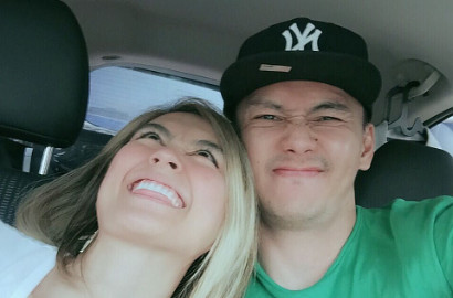 Agnes Monica Jarang Nonton Pertandingan, Ini Kata Wijaya Saputra