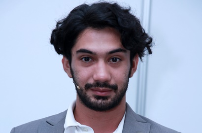 Demi Film 'Rudy Habibie', Reza Rahadian Siap Kembali ke Tahun 50-an