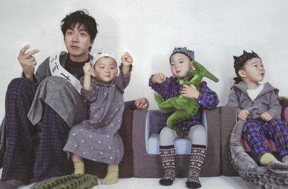 Lucunya Min Guk Triplet Latihan Akting Bareng Song Il Gook di 'Superman Is Back'