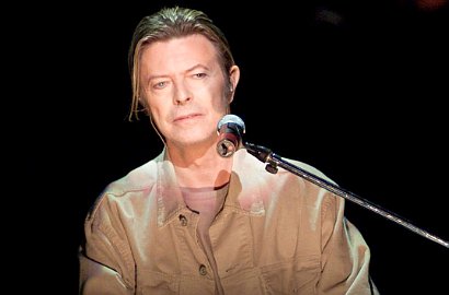 Musisi Legendaris David Bowie Ternyata Seorang Penggemar Arsitektur Jawa
