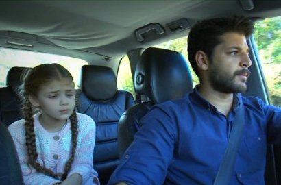 Urus Liburan Bareng Perempuan Lain, Selim Selingkuh di 'Elif 2'?