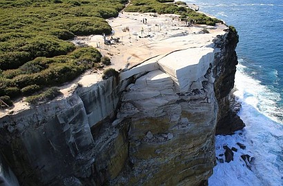 Uniknya Wedding Cake Rock di Australia, Semirip Apa dengan Kue Pengantin?