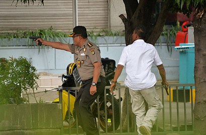 Mengharukan, Kisah Maria Tunggui Ibu Opname Saat Ayah Baku Tembak di Sarinah