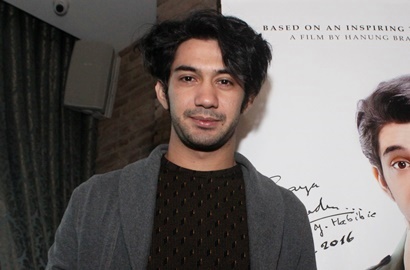 Reza Rahadian Dibayar Hingga Rp 500 Juta Demi 'Rudy Habibie'?