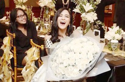 Begini Dandanan Ala Badut Nina Zatulini di Pesta Lepas Lajang Mewah