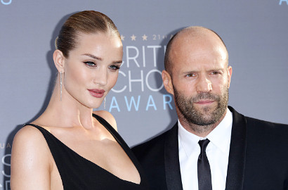 Resmi Tunangan, Begini Penampakan Cincin Berlian Milik Rosie Huntington-Whiteley