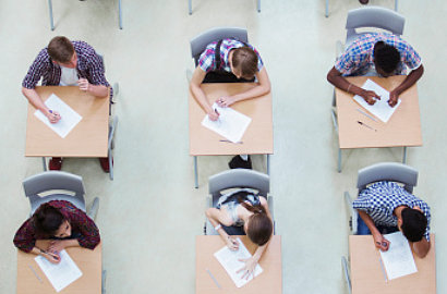 Tak Sengaja Putar Konten Porno di Kelas, Guru di Spanyol Dipecat