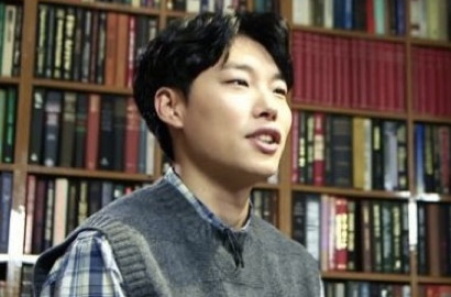 Tahu Bikinnya Sulit, Ryu Jun Yeol 'Reply 1988' Terharu Diberi Fan Art