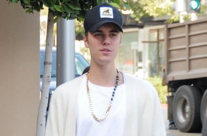 Cuma Pakai Handuk, Justin Bieber Pamer Gaya Rambut Baru