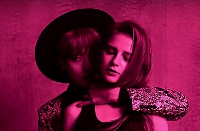 Niel Hampir Ciuman, Teen Top Digoda Cewek Seksi di MV 'Warning Sign'