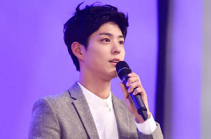 Park Bo Gum Nangis dan Dikejutkan Go Kyung Pyo di Fanmeeting Pertamanya