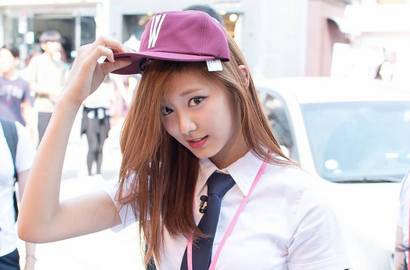 Aktor Tampan Tiongkok Ini Sindir Video Permintaan Maaf Tzuyu 'Twice'