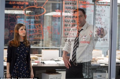 Foto Ben Affleck Sibuk Syuting 'The Accountant' Bareng Anna Kendrick