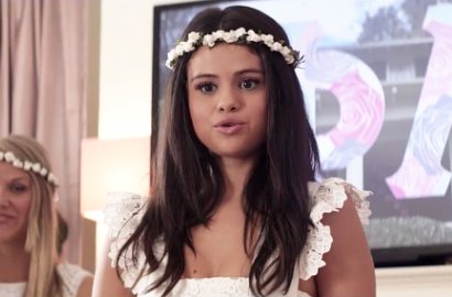 Selena Gomez Tampil Seksi di Trailer 'Neighbors 2'