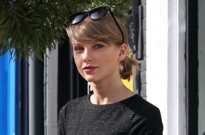 Serba Kasual, Intip Debut Bisnis Busana Taylor Swift di Hong Kong Fashion Week
