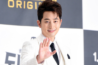 Syuting 'Neighborhood's Hero', Park Shi Hoo Kedatangan Tamu Istimewa