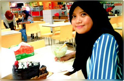 Baca Nominasi Infotainment Awards 2016, Musdalifah SUCA Diapit 2 Pria Tampan