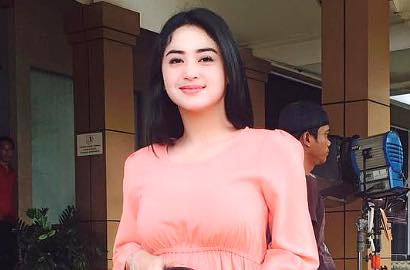 Break Syuting 'Centini Manis', Dewi Persik Lakukan Aksi Kocak