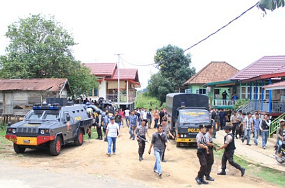 Diduga Ada Aktifitas Pengedar Narkoba, Polisi Gerebek Pulau Pandan