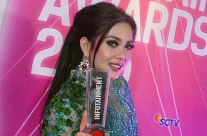 Heboh Foto Bersama Pria Bule Macho, Begini Tanggapan Syahrini