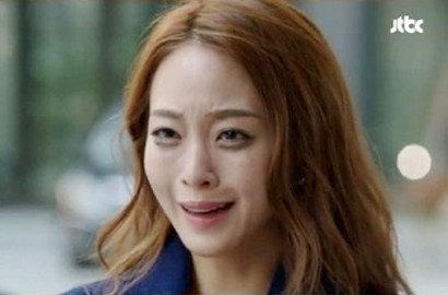 Jadi Peramal Palsu, Han Ye Seul Tampil Kocak di 'Madam Antoine'