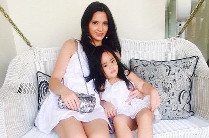 Sudah Punya 2 Anak, Nia Ramadhani Masih Doyan Dugem?