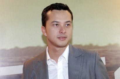 Demi 'AADC 2', Nicholas Saputra Menari-Nari di Tengah  Badai Salju di New York
