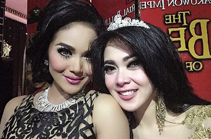 Selfie Bareng, Cantik Syahrini Atau Krisdayanti?