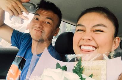 Usai Beri Kejutan Romantis, Agnes Monica Mesra Makan Malam Bareng Kekasih
