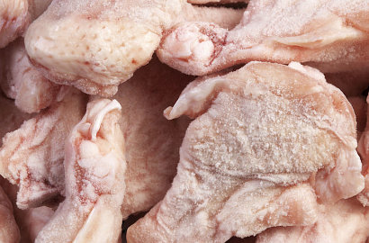 Temuan Belatung dalam Kemasan Ayam Beku Ini Sukses Gegerkan Netter