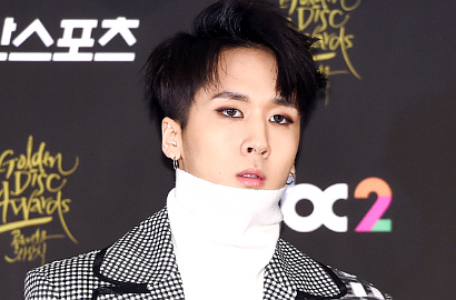 Bikin Ngakak Lewat Foto, Ravi VIXX Digoda Promosikan Produk Nugget Asal Indonesia