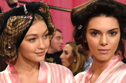 Cantik Bak Ratu, Begini Penampilan Kendall Jenner dan Gigi Hadid di Runway Chanel