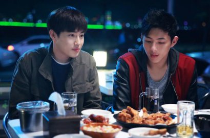 Intip Aksi Ngumpet Suho dan Ji Soo Dkk di Foto Adegan Film 'Glory Days'