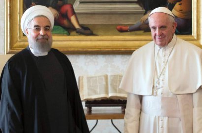Presiden Iran Datang dan Bertemu Paus, Italia Tutupi Patung Telanjang di Museum