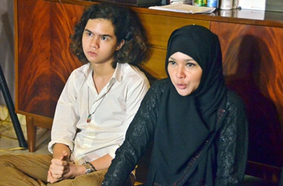 Bikin Haru, Maia Dapat Surat Spesial dari Dul di Ultah ke-40