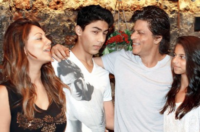 Aryan Rangkul Mesra Suhana, Putra-Putri Shahrukh Khan Ini Bak Sepasang Kekasih
