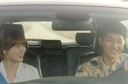 Song Hye Kyo-Song Joong Ki Perang Romantis di Cuplikan 'Descendants of the Sun'