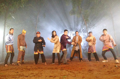 '7 Manusia Harimau' Tayang Larut Malam, Fans: Untung Kita Tahan Banting