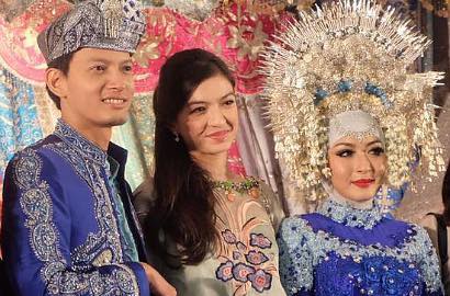 Cieee, Raline Shah Nonton Premiere 'Talak Tiga' Bareng Fedi Nuril dan Istrinya