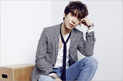 Jung Yong Hwa CN BLue Jadi Seleb Cowok Korea Pertama di Cover ELLE Edisi Tiongkok