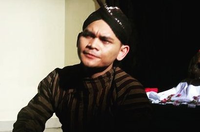Main di Film Horor, Mbah Mijan Undang Jin dan Lakukan Ritual