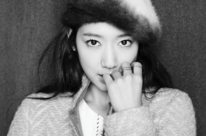 Park Shin Hye Feminin dan Imut Iklankan Produk Pakaian