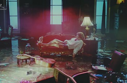 Tae Yeon SNSD Tiduran di Rumah Penuh Genangan Air di Teaser Kedua MV 'Rain'