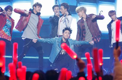 Fans Buktikan iKON Jatuh Beneran dan Tak Bermaksud Parodikan Insiden G-Friend