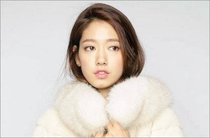 Selamat! Park Shin Hye Akhirnya Lulus Setelah Kuliah 8 Tahun