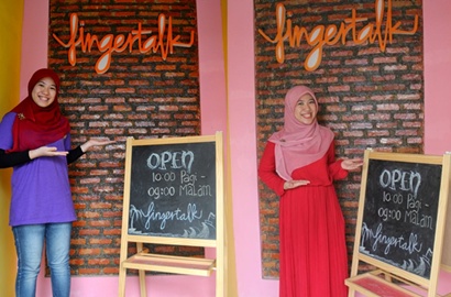 Pekerjakan Kaum Difabel, Kafe Fingertalk di Tangerang Ini Curi Perhatian